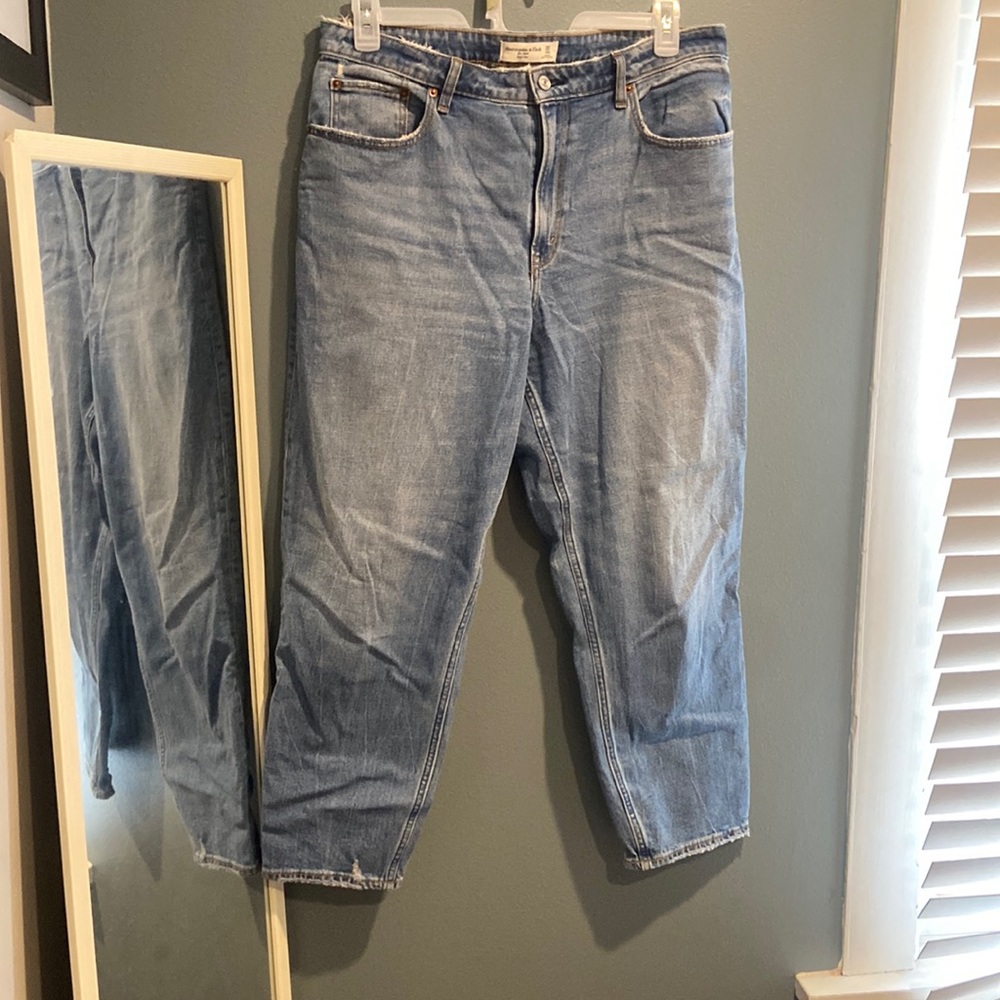 Abercrombie The Mom High Rise